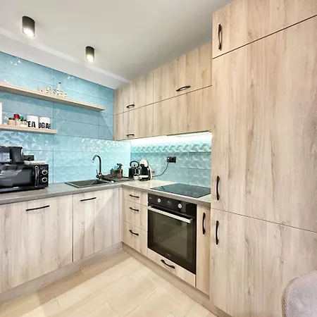 Marina By Dora كيستاي