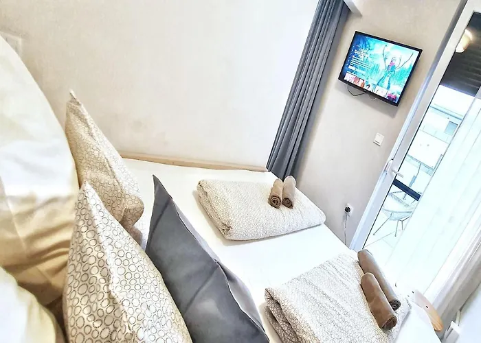 Marina By Dora Apartment